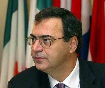 Καλύτερη εξυπηρέτηση και πάταξη διαφθοράς στόχοι της φορολογικής μεταρρύθμισης το 2003