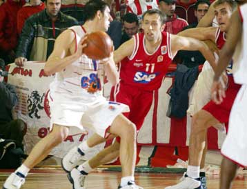 Νίκη πρωτιάς για Παναθηναϊκό, ήττα-«θρίλερ» για τον Ολυμπιακό