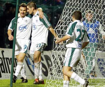 Παίζουμε καλύτερο ποδόσφαιρο από τον Ολυμπιακό, λέει ο Κριστόφ Βαζέχα