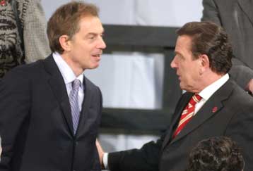 Το ζήτημα του Ιράκ στην ατζέντα των επαφών του Τόνι Μπλερ με τον Γκέρχαρντ Σρέντερ