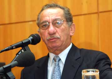 Προβάδισμα στον Τ.Παπαδόπουλο έναντι του Γλ.Κληρίδη δίνουν δύο νέες δημοσκοπήσεις