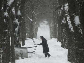 Χωρίς ρεύμα χιονισμένες περιοχές της Κροατίας-Σε 740 οι νεκροί από τον παγετό στη Ν.Ασία