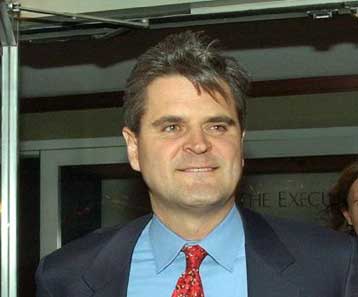 Παραιτείται τον Μάιο ο Στηβ Κέις, επικεφαλής της AOL Time Warner