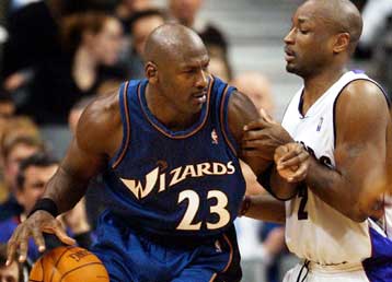 Νίκη των Τορόντο Ράπτορς στην έδρα των Ουάσινγκτον Ουίζαρντς με κορυφαίο τον Πίτερσον