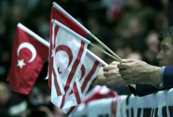 Πενιχρό σε όγκο και παλμό το αντισυλλαλητήριο του καθεστώτος Ντενκτάς στην Αμμόχωστο