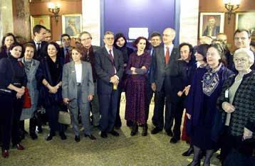 Τους λογοτέχνες – νικητές των Κρατικών Βραβείων 2002 τίμησε η Βουλή