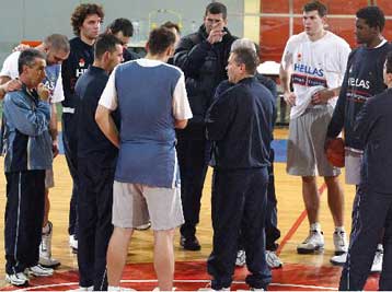 Ο Σχορτσιανίτης, το Ισραήλ και η Ισπανία μέσα από τα μάτια του Ιωαννίδη