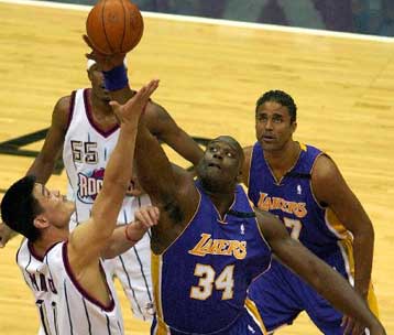 Γιάo Μινγκ- Σακίλ Ο Νιλ σημειώσατε… ένα