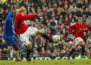 Νίκη στο 90 για τη Μάντσεστερ, 2-1 την Τσέλσι