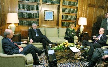 Κύκλος συνομιλιών του Γ.Φίσερ στην Αθήνα για τη συναίνεση της ΕΕ στο θέμα του Ιράκ