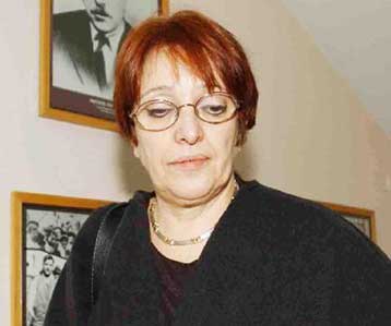 Ανοιγμα στην κοινωνία και όχι τα πολιτικά κόμματα η στρατηγική συνεργασιών του ΚΚΕ