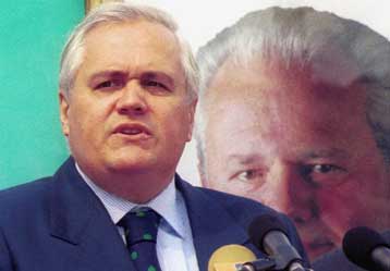 Παραδόθηκε οικειοθελώς στη Χάγη ο τέως πρόεδρος της Σερβίας, Μίλαν Μιλουτίνοβιτς