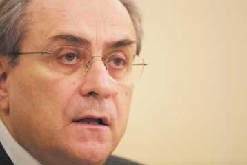 Στη Βραζιλία για το το Παγκόσμιο Κοινωνικό Φόρουμ μεταβαίνει ο Ν.Κωνσταντόπουλος