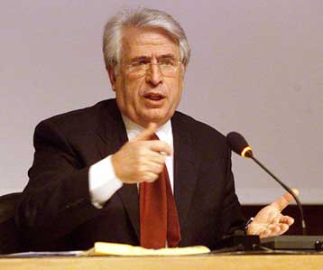 Ιεράρχες θύματα του κυκλώματος εκβιαστών – Κρυφές καταθέσεις από πέντε επιχειρηματίες