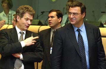 «Σήμα κινδύνου» από το Ecofin σε Γερμανία και Γαλλία για τα ελλείμματα