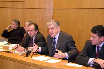 Ξεκίνησε ο διάλογος ανάμεσα στους εργαζομένους στην ΕΑΒ και το υπουργείο Εθνικής Αμυνας