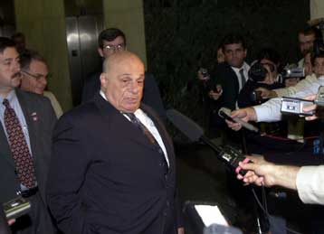 Δημοψήφισμα πριν από τις 28/2 ανήγγειλε ο Ντενκτάς – Να μην φύγει τον καλεί ο Κληρίδης