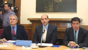 Συγκρατημένα αισιόδοξοι οι βιομήχανοι για την ελληνική οικονομία