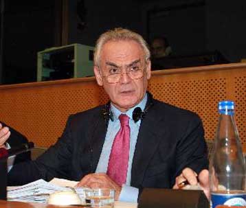 Οι μικρομεσαίοι ραχοκοκκαλιά της ευρωπαϊκής οικονομίας, τόνισε ο Ακης Τσοχατζόπουλος