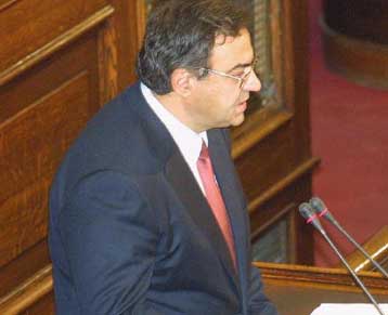 Δέσμευση Χριστοδουλάκη στη Βουλή για ισορροπημένη δημοσιονομική πολιτική