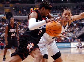 Νικηφόρο το πέρασμα των Σίξερς από την έδρα των Ντιτρόιτ Πίστονς