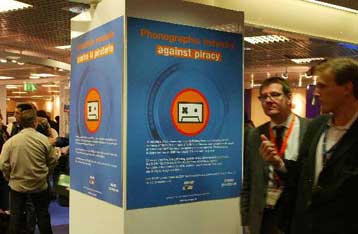 ISP υποχρεώνεται να αποκαλύψει το όνομα χρήστη που κατέβαζε τραγούδια από το Internet