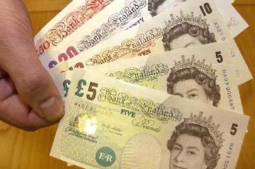 Επιβραδύνθηκε η ανάπτυξη της βρετανικής οικονομίας το τέταρτο τρίμηνο του 2002