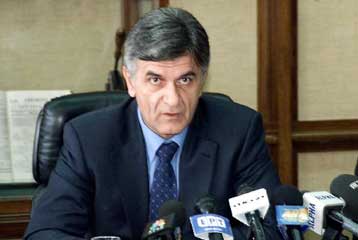 Μείωση του ανώτατου ορίου φυλάκισης για τους χρήστες ναρκωτικών εξετάζει η κυβέρνηση