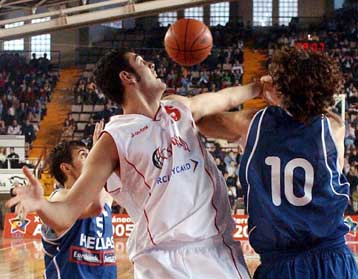 Πήρε την πρώτη θέση αλλά έκλεισε με ήττα η εθνική μπάσκετ