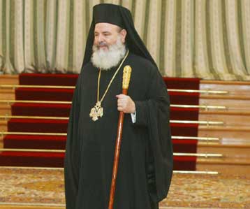 Συκοφαντίες, κατά τον Αρχιεπίσκοπο, η εμπλοκή ιεραρχών στην υπόθεση των εκβιασμών