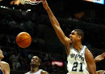 Επιβλητική νίκη των Σπερς επί των Πίστονς με πρωταγωνιστή τον Τιμ Ντάνκαν