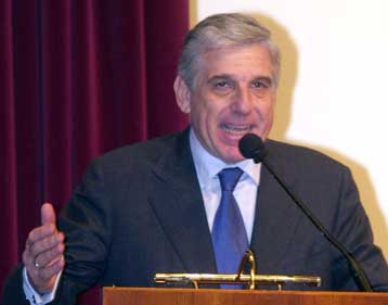 Το Υπουργικό Συμβούλιο θα εξετάζει πλέον και τα θέματα του υπουργείου Εθνικής Αμυνας
