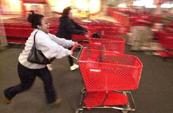 Στο χαμηλότερο επίπεδο από το 1993 η καταναλωτική εμπιστοσύνη στις ΗΠΑ