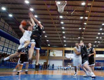 Μεγάλη εκτός έδρας νίκη του Απόλλωνα Πατρών επί του Πανελληνίου με 77-82