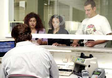 Προσκλήσεις ελέγχου από την εφορία σε 100.000 επιχειρήσεις