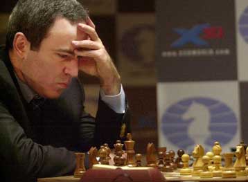 Στον Deep Junior η τρίτη παρτίδα σκάκι, απογοήτευση στο πρόσωπο του Κασπάροφ