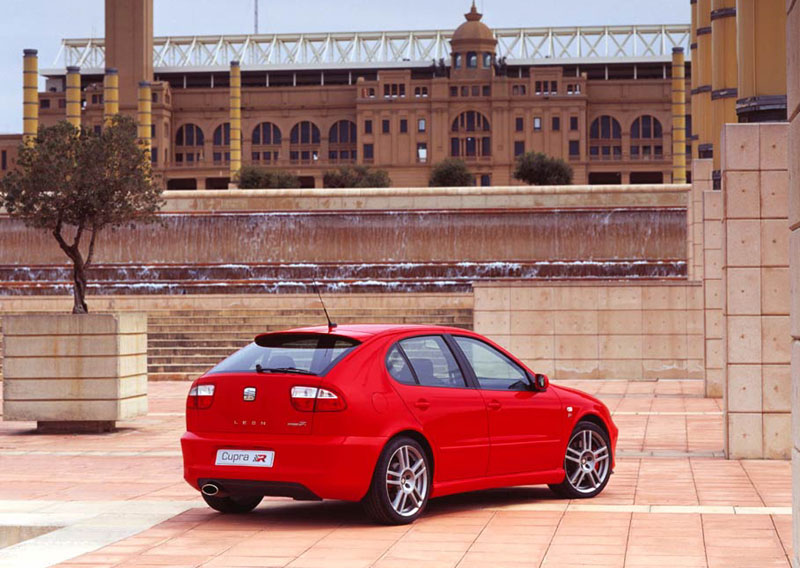 Υψηλές πωλήσεις προκαλούν αύξηση παραγωγής του Seat Leon Cupra R