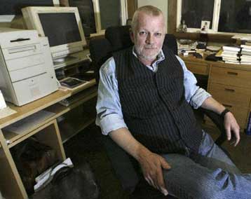 Αντιπολεμικά ποιήματα θα «βομβαρδίσουν» στις 12 Φεβρουαρίου τον Λευκό Οίκο