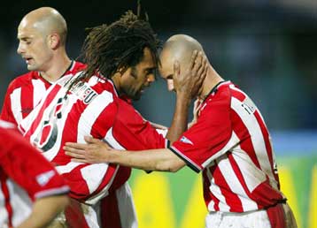 Δεν δάγκωσε ο ΟΦΗ τον Ολυμπιακό, πήρε τους βαθμούς ο ΠΑΟΚ, βροχή τα γκολ στα Λιόσια