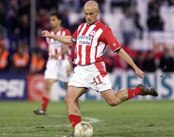 Κορυφαίος ποδοσφαιριστής του 2002 ο Πρέντραγκ Τζόρτζεβιτς, σύμφωνα με δημοψήφισμα