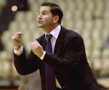 Ο Ζούρος αντικαταστάτης του Καρνέση στον πάγκο της Νήαρ Ηστ