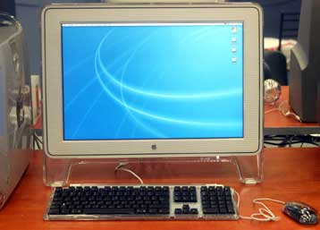 Στη μάχη κατά της ευλογιάς «μπαίνουν» δύο εκατομμύρια υπολογιστές