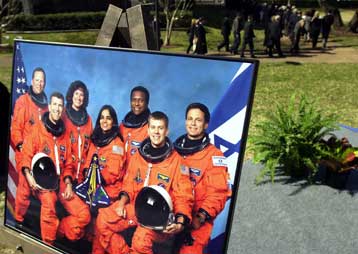 Το υλικό στο αριστερό φτερό του Columbia δεν φαίνεται να προκάλεσε το δυστύχημα