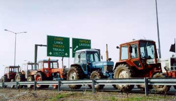 Μπλόκα αγροτών σε Αλμυρό Βόλου και Μελισσοχώρι Λάρισας