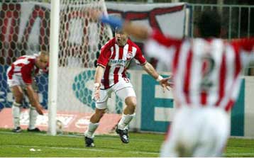 Δύσκολη νίκη του Ολυμπιακού, πέρασε από την Καλλιθέα ο ΠΑΟΚ