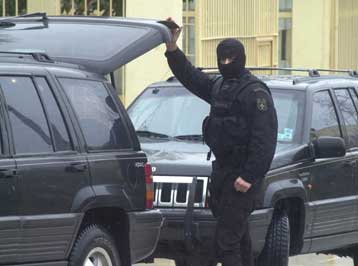 Κοινός από τη Δευτέρα ο προαυλισμός των κατηγορούμενων για τις υποθέσεις 17Ν και ΕΛΑ