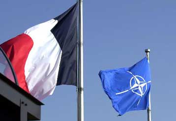 Κάτω από το 1,07 δολάριο υποχωρεί το ευρώ – Κάτω από τα 35 δολάρια το πετρέλαιο