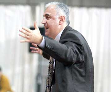 Να πέσει η αυλαία με νίκη ζητά ο Σάκοτα και οι παίκτες της ΑΕΚ