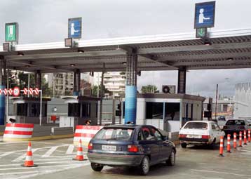 Διόδια ανάλογα με τη διαδρομή στην Αττική οδό ζητούν οι δήμοι από το ΥΠΕΧΩΔΕ