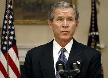 Δριμεία κριτική κατά της οικονομικής πολιτικής του Τζ.Μπους από 400 οικονομολόγους